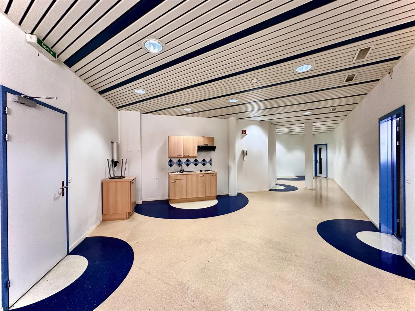 Produktion, Industrie, Büros von 1055 m2 zur Miete in La Chaux-de-Fonds - Foto 7 von 9
