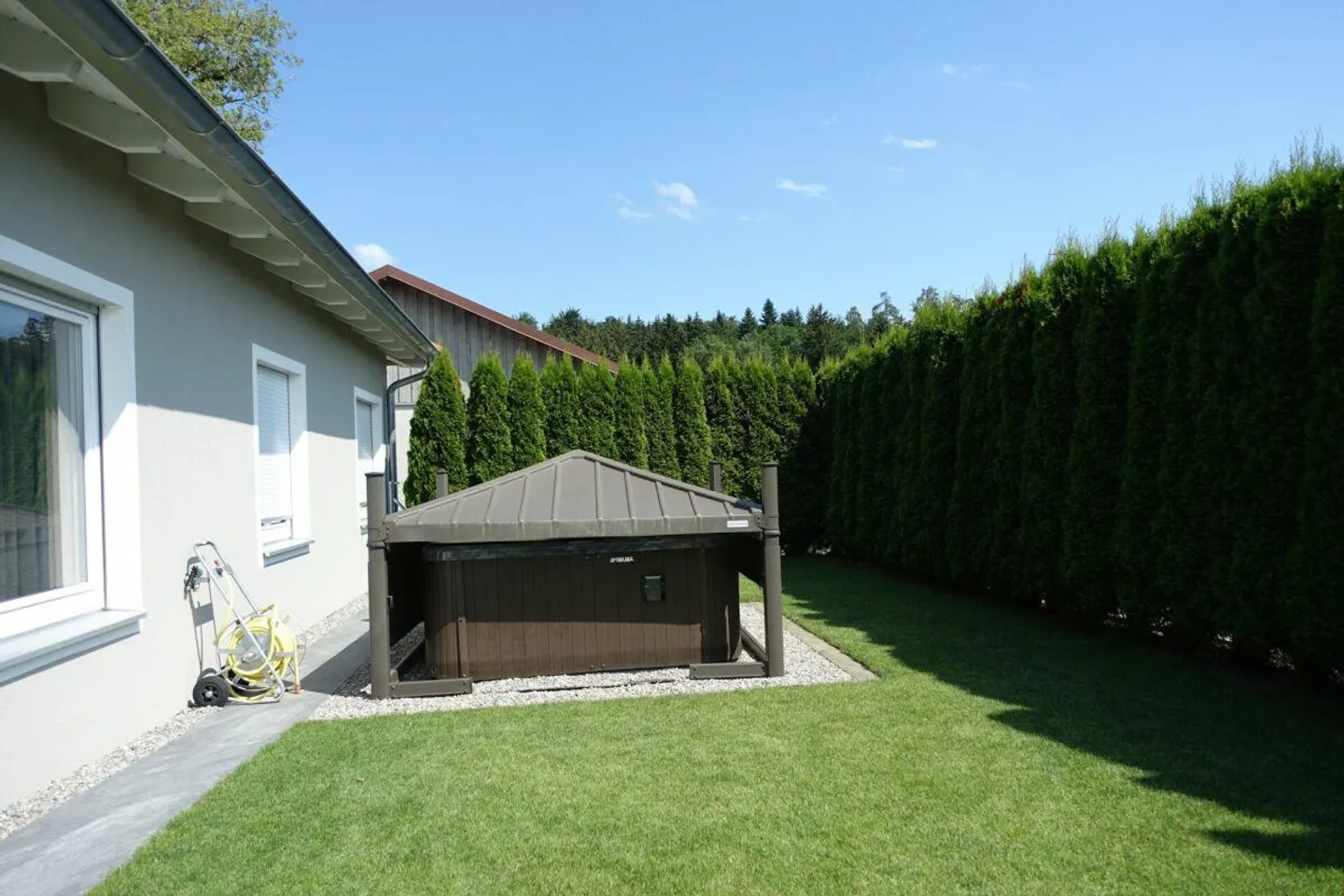 Riservato! Proprietà equestre con casa e arena di equitazione - Foto 15 di 30