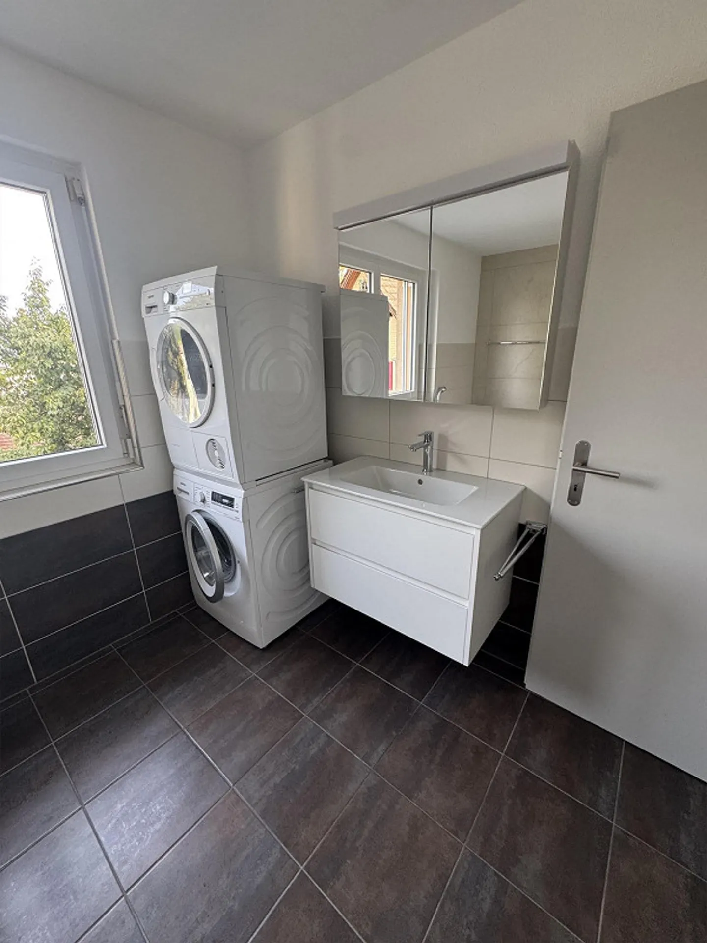 Appartement moderne de 2,5 pièces avec balcon à Lüchingen - Photo 11 sur 16