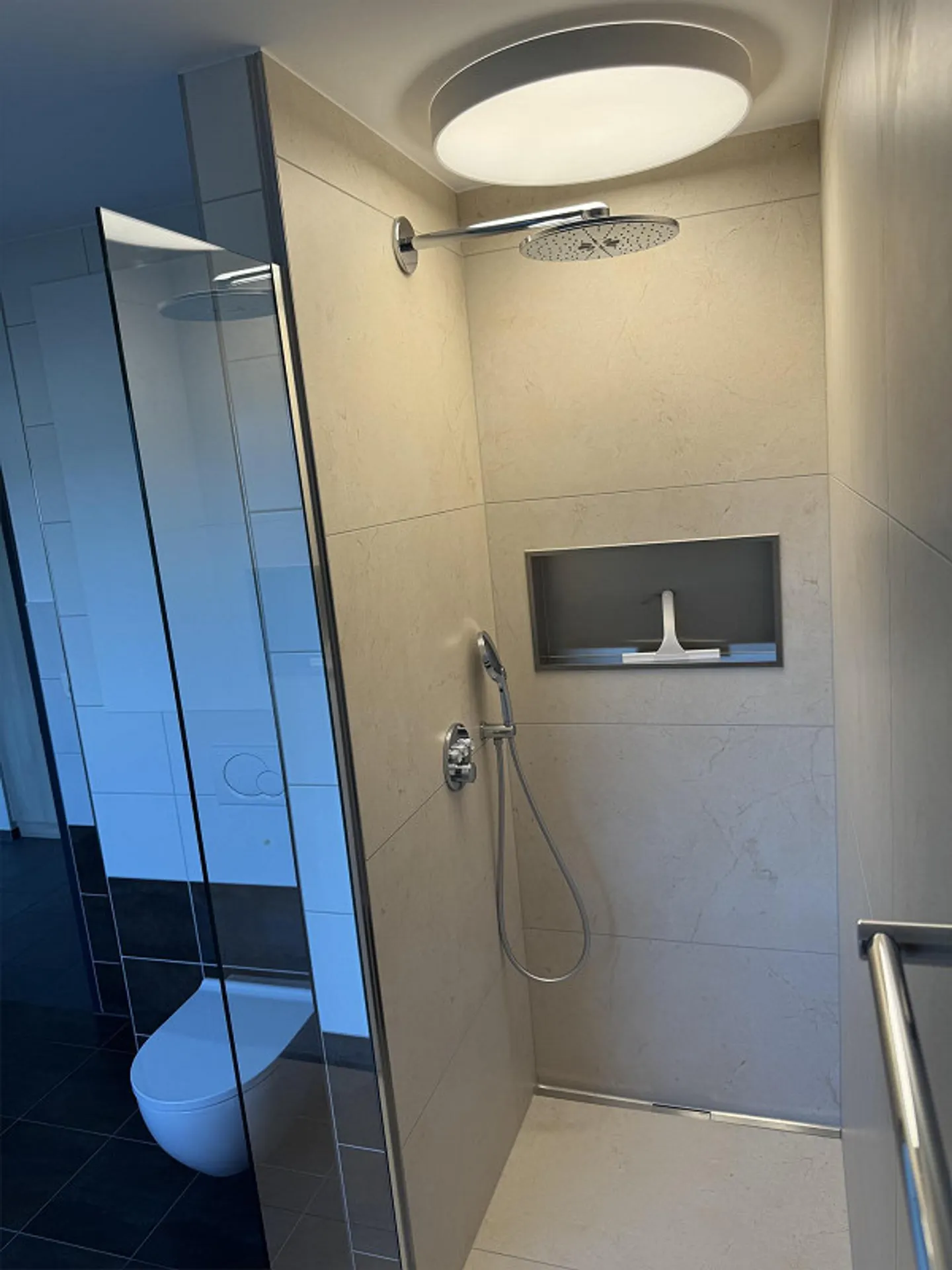 Appartement moderne de 2,5 pièces avec balcon à Lüchingen - Photo 13 sur 16