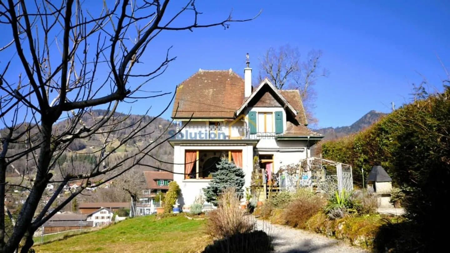 Magnifique vue, maison avec 2 logements - Photo 3 of 13