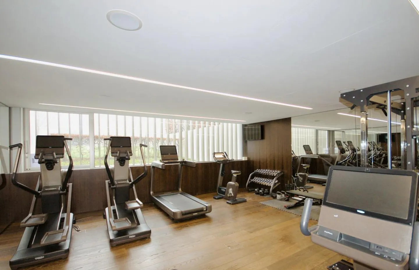 Magnificent 5.5-room apartment with parking and wellness - Photo 11 of 11