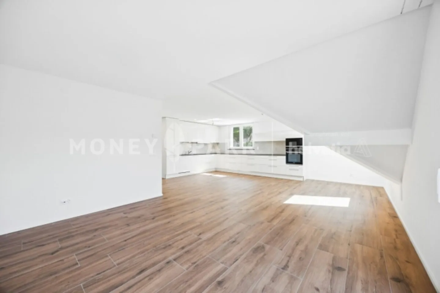 Appartamento duplex moderno di 5,5 stanze - soleggiato, tranquillo e adatto alle famiglie - Foto 1 di 13