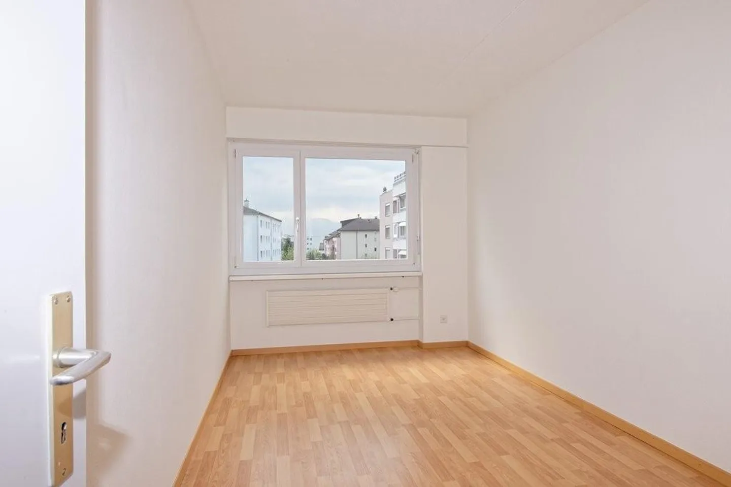 Blick ins Grüne in familienfreundlichem Quartier - Photo 2 sur 4