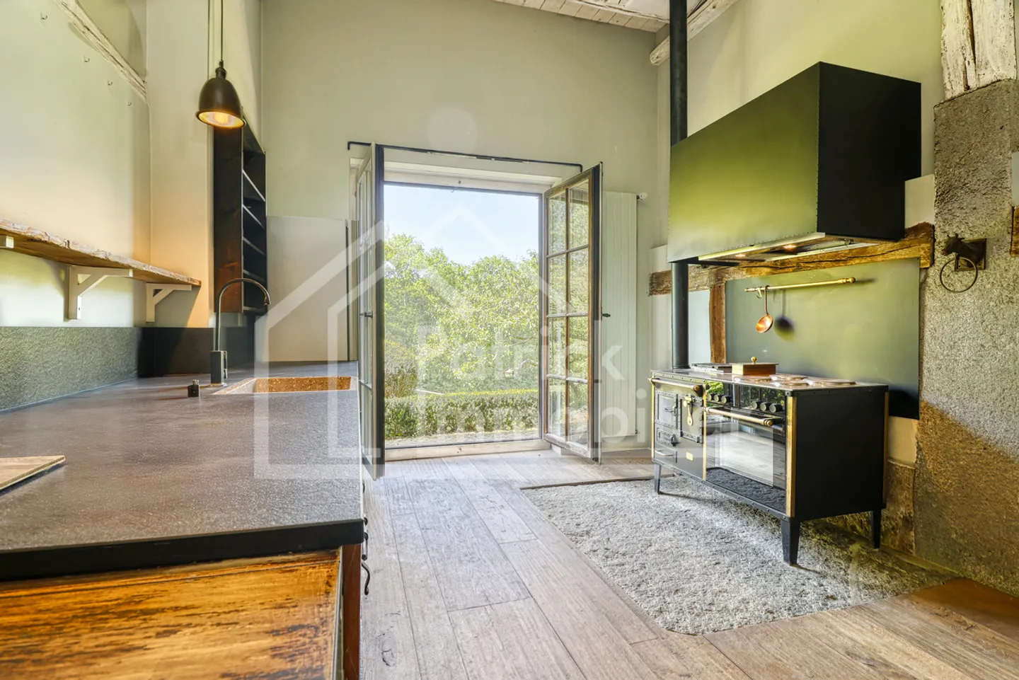 Charaktervolle Farm mit Nebengebäude auf 1'623 m² in Vesin - Foto 5 von 23