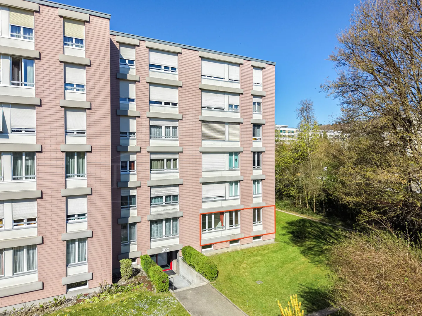 5.5-Room Ground Floor Apartment in Hinterkappelen - Photo 1 of 11