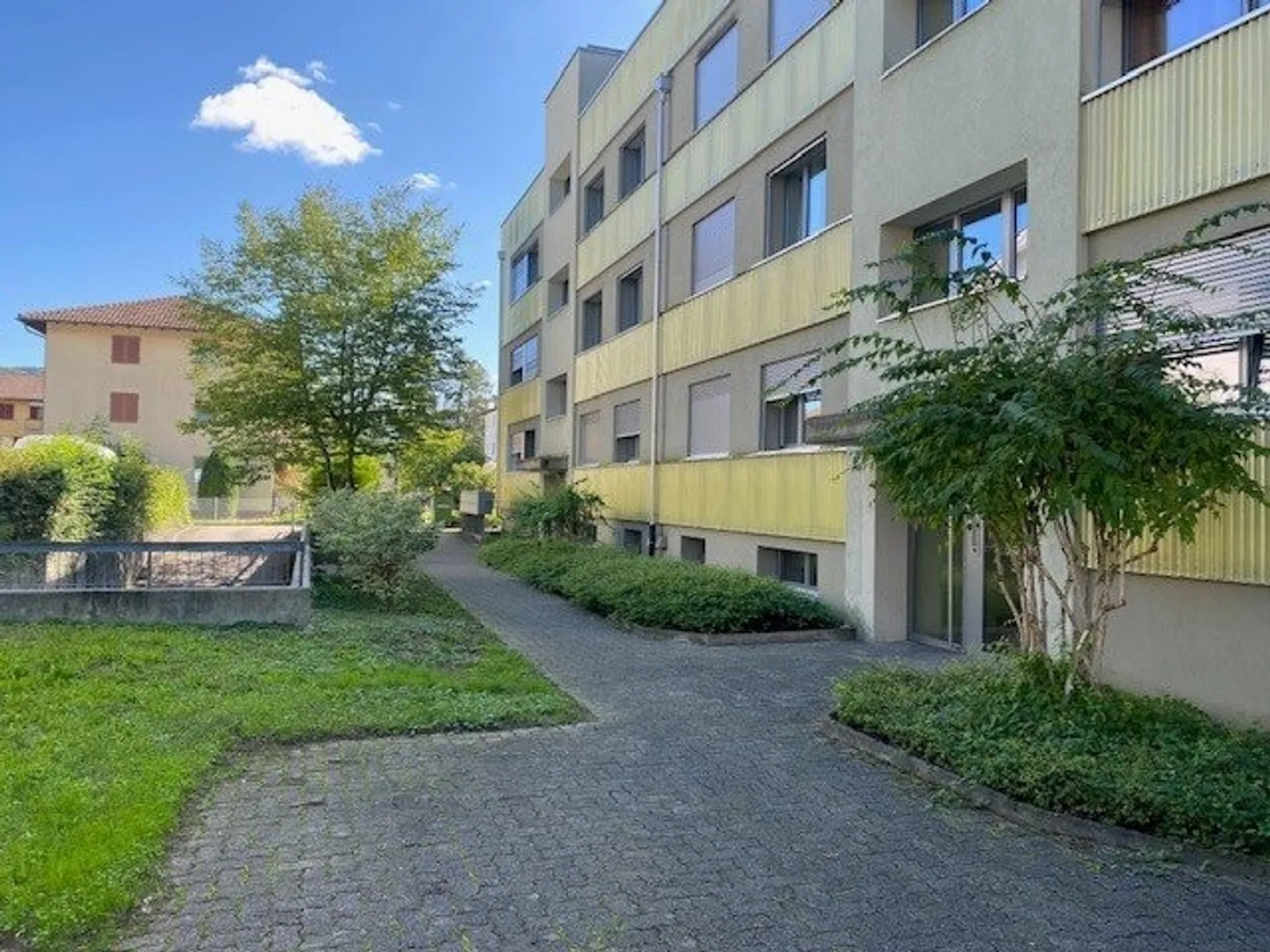 Charmante Wohnung in Reinach - Foto 1 von 9