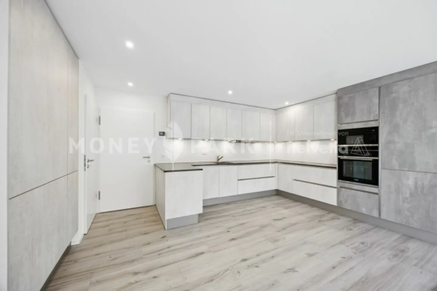 Appartamento duplex moderno di 4,5 stanze - soleggiato, tranquillo e adatto alle famiglie - Foto 1 di 14