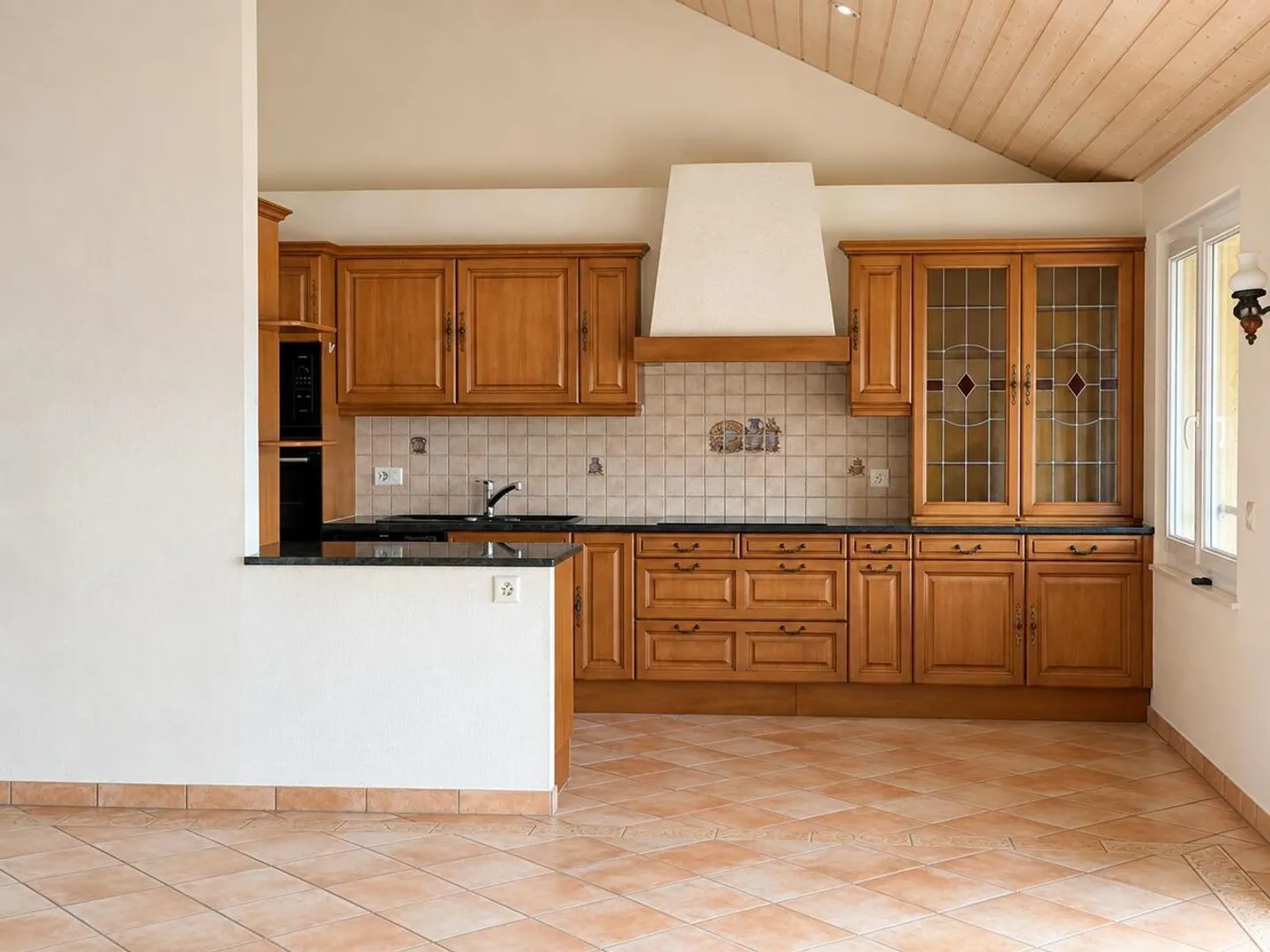Spacious 3.5-room apartment
Large balcony-terrace - Photo 4 of 13