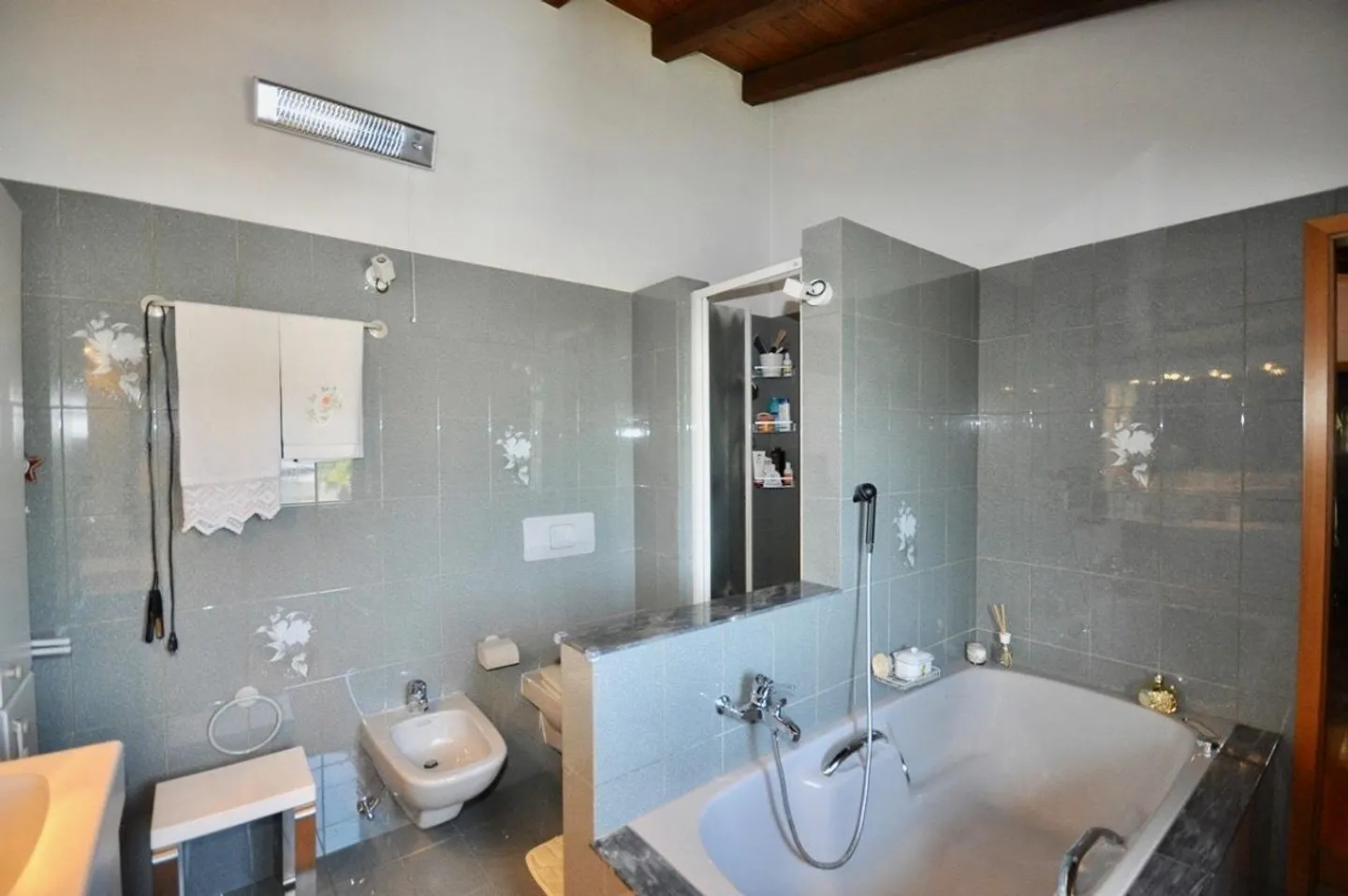 Villa con Piscina a Magliaso - Foto 14 di 18