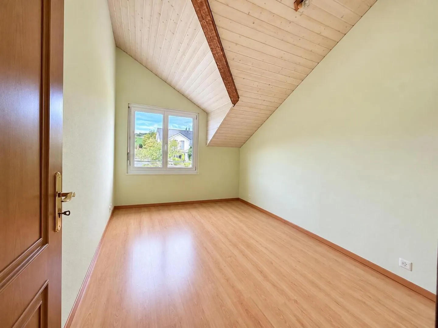 Spacious 3.5-room apartment
Large balcony-terrace - Photo 7 of 13