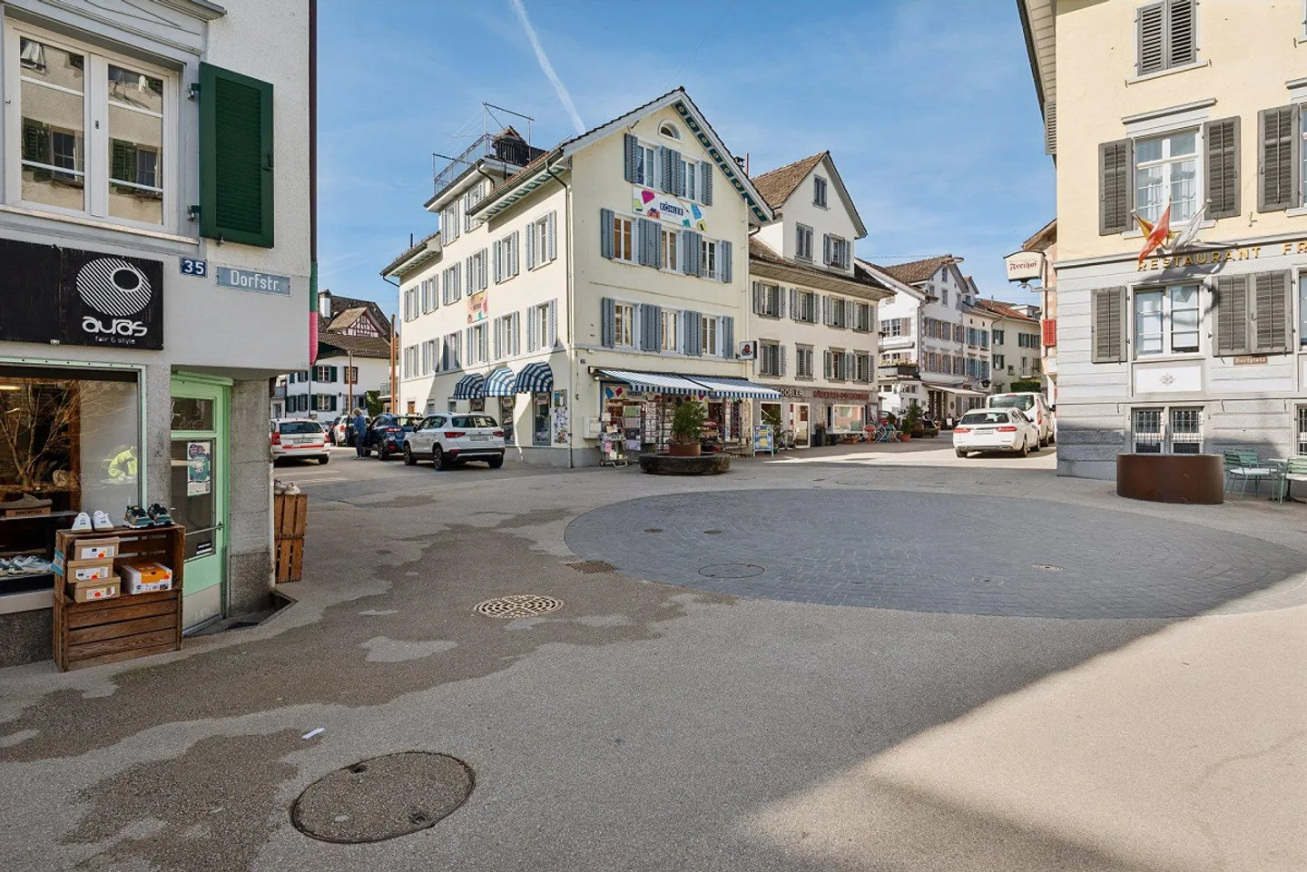 Edificio residenziale e commerciale attraente nel cuore di Richterswil - Foto 4 di 4