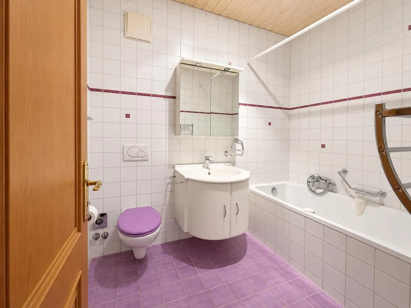 Spacious 3.5-room apartment
Large balcony-terrace - Photo 9 of 13
