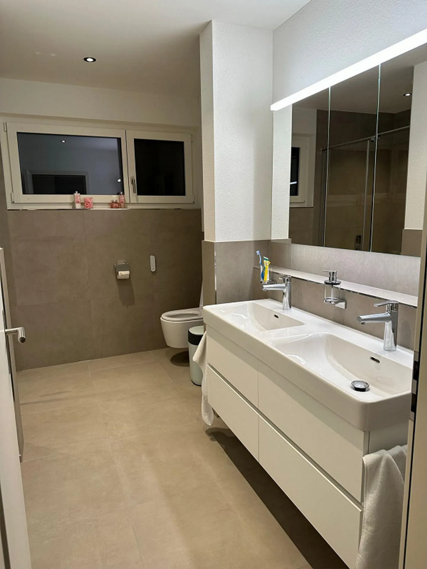 modern 4.5 room apartment - Photo 8 of 9