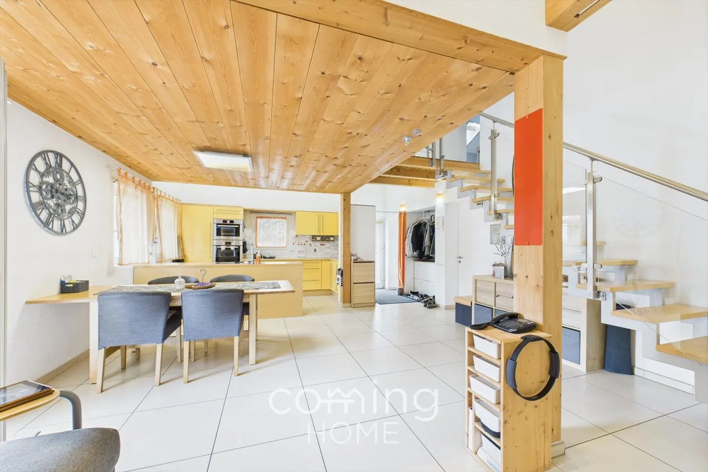 Sunny Family Paradise in Niedergesteln - 5.5-Room Single-Family House with Double Garage and Alpine View - Photo 3 of 13