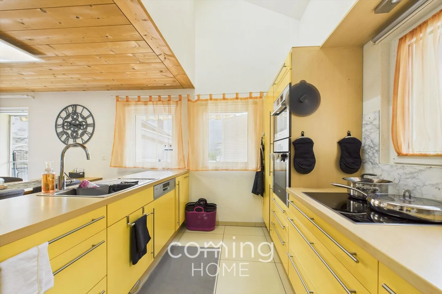 Sunny Family Paradise in Niedergesteln - 5.5-Room Single-Family House with Double Garage and Alpine View - Photo 2 of 13