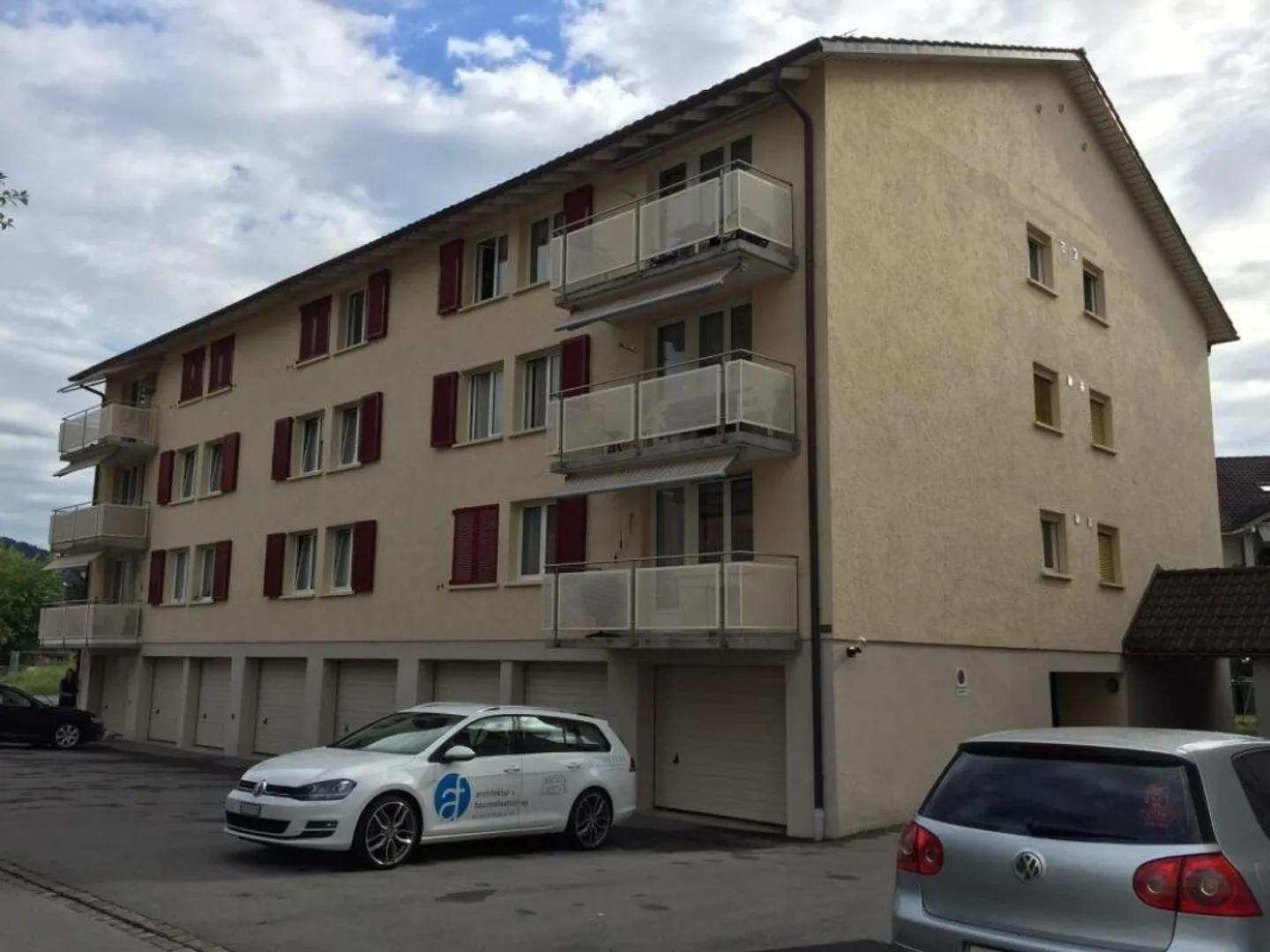 Parcheggio esterno - Foto 2 di 3