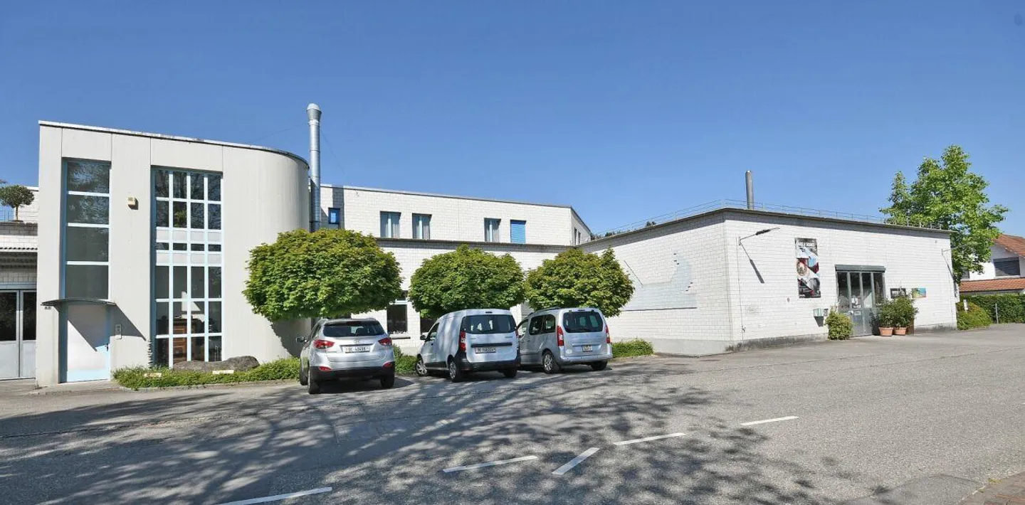 LOCAUX DE STOCKAGE BIEN SITUÉS - Photo 3 sur 10