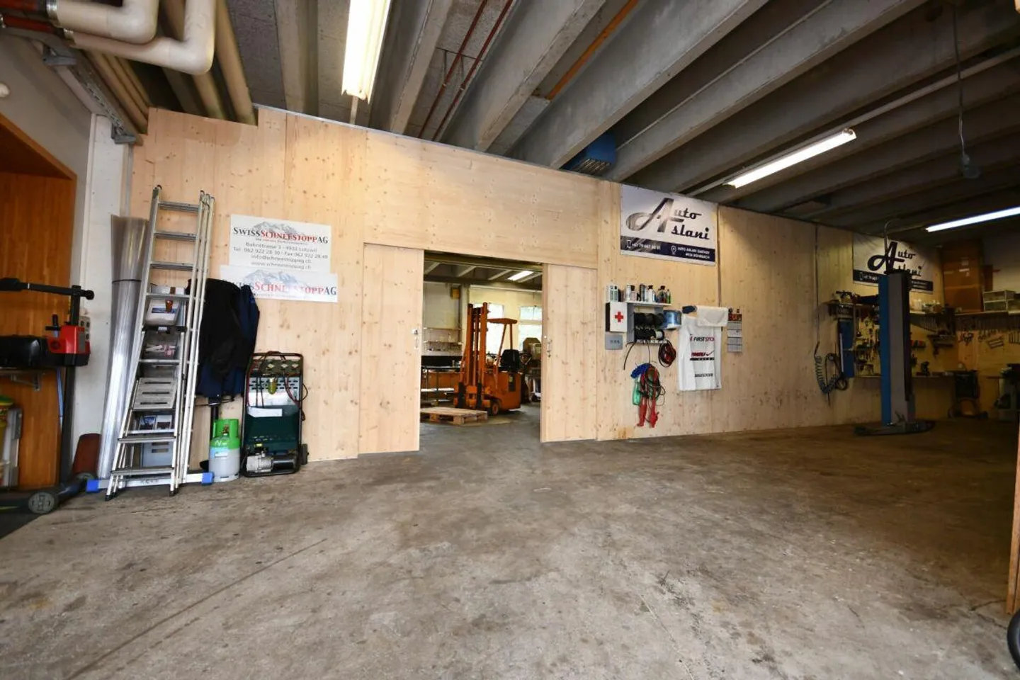 LOCAUX DE STOCKAGE BIEN SITUÉS - Photo 9 sur 10