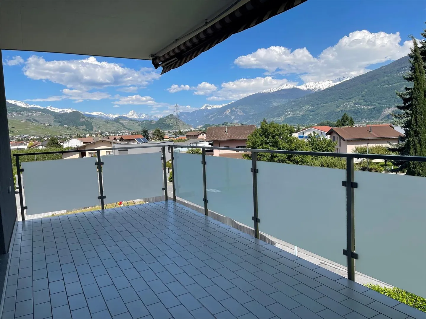 Charmant appartement 3.5 pièces - Photo 2 sur 9