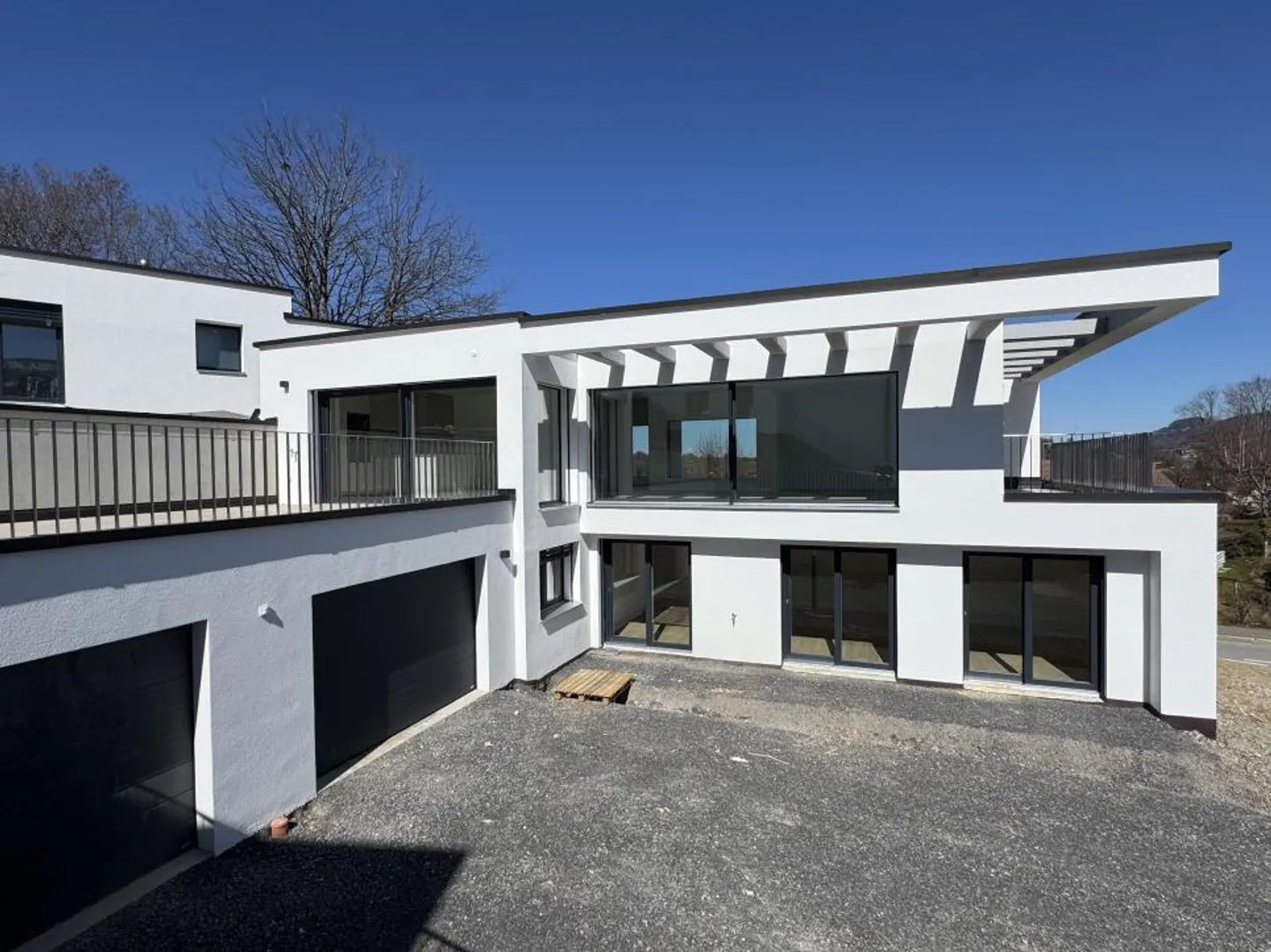 Moderne und helle Villa - Foto 5 von 13