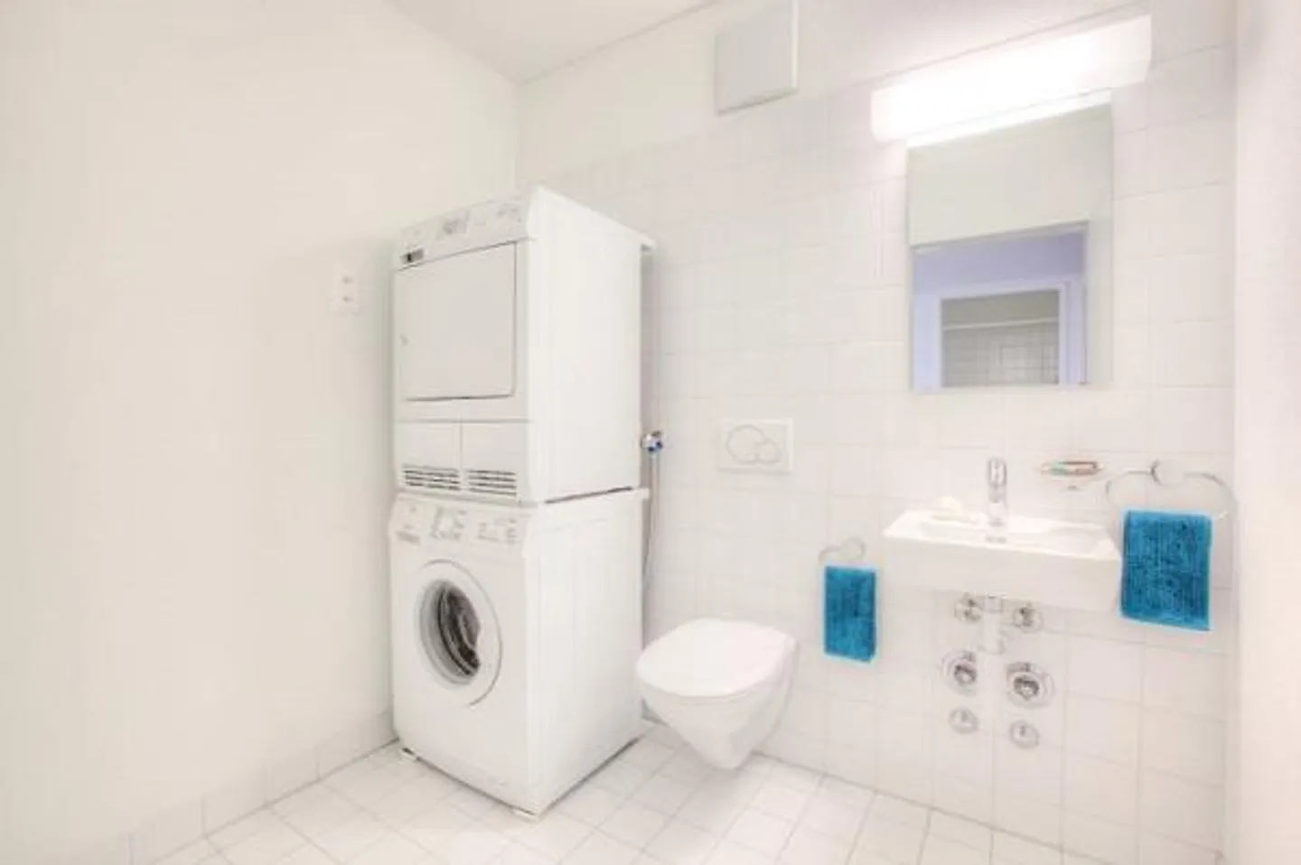 Exclusive Living - Photo 5 of 6