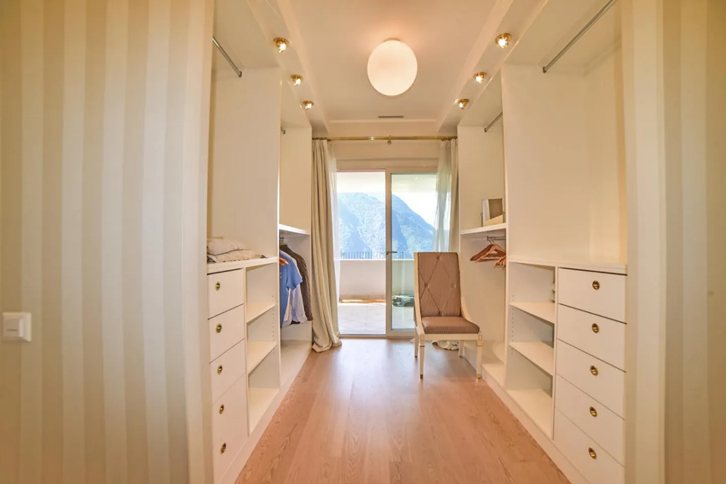 Elegantes Duplex mit Garten und atemberaubendem Blick auf den Luganersee - Foto 17 von 21