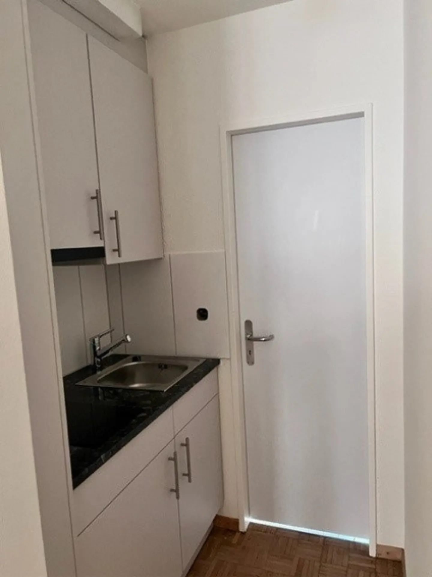 Small apartment in a central location - Photo 2 of 4