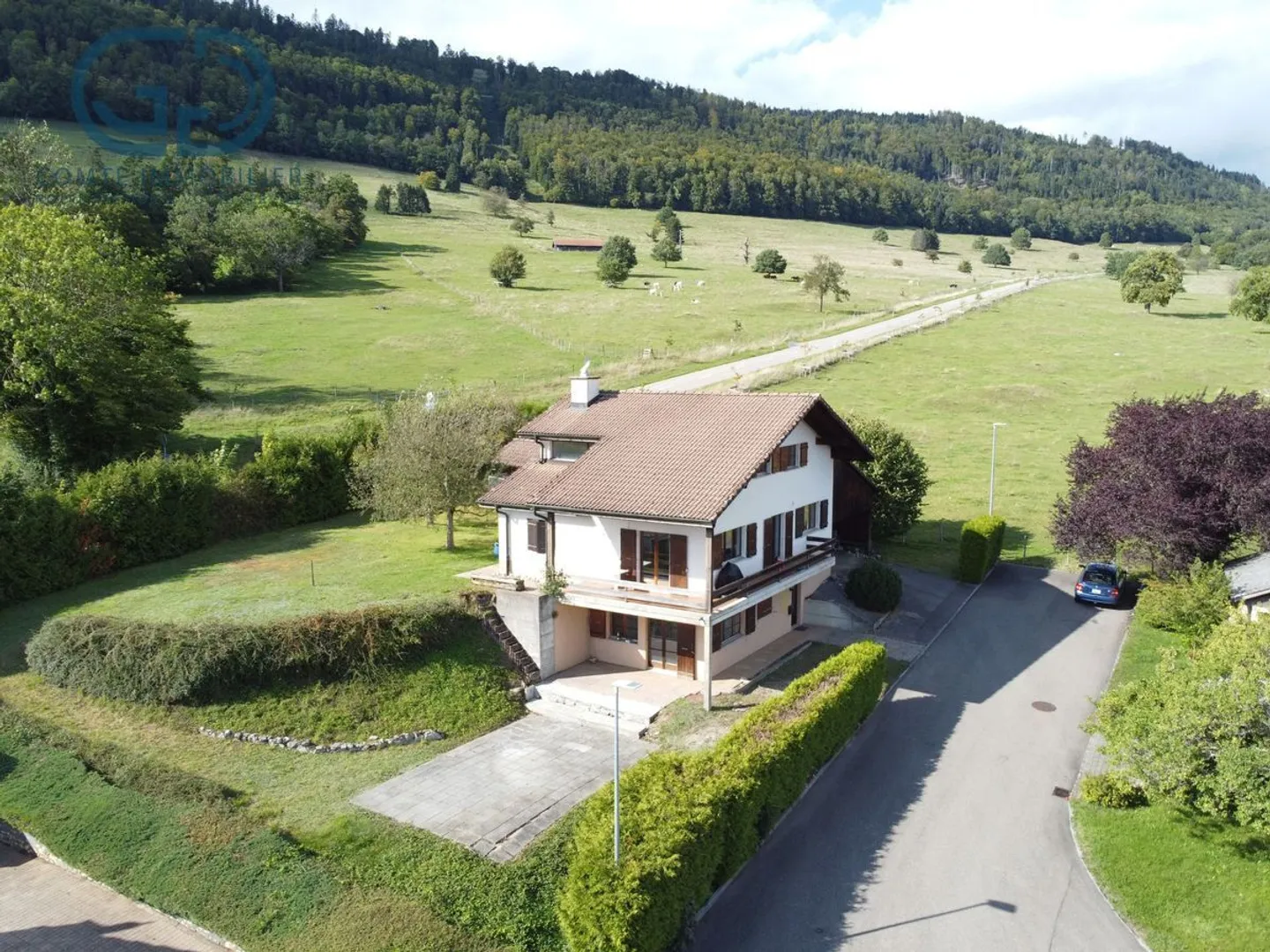 Einfamilienhaus mit separater Wohnung - Foto 2 von 13