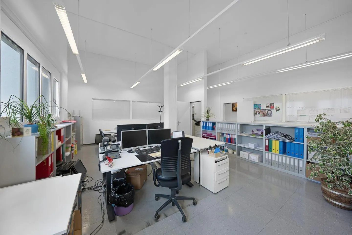 Ufficio e spazio di archiviazione - Foto 6 di 8