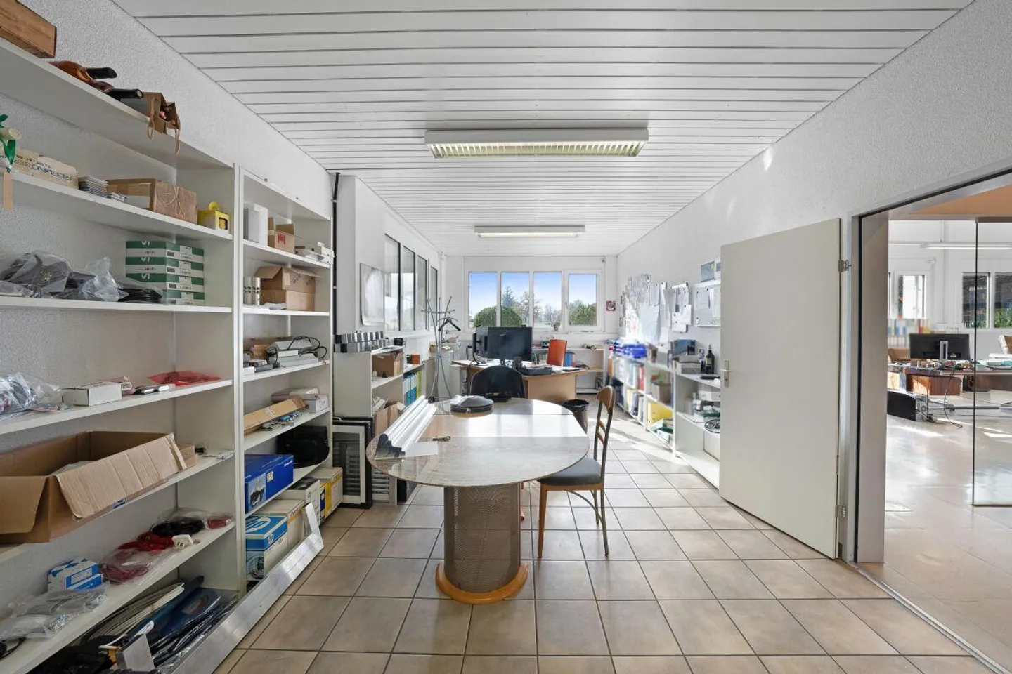 Ufficio e spazio di archiviazione - Foto 7 di 8