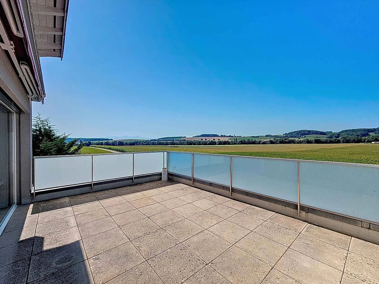 Casa a schiera spaziosa in pendenza sud con 5,5 camere - Foto 1 di 13
