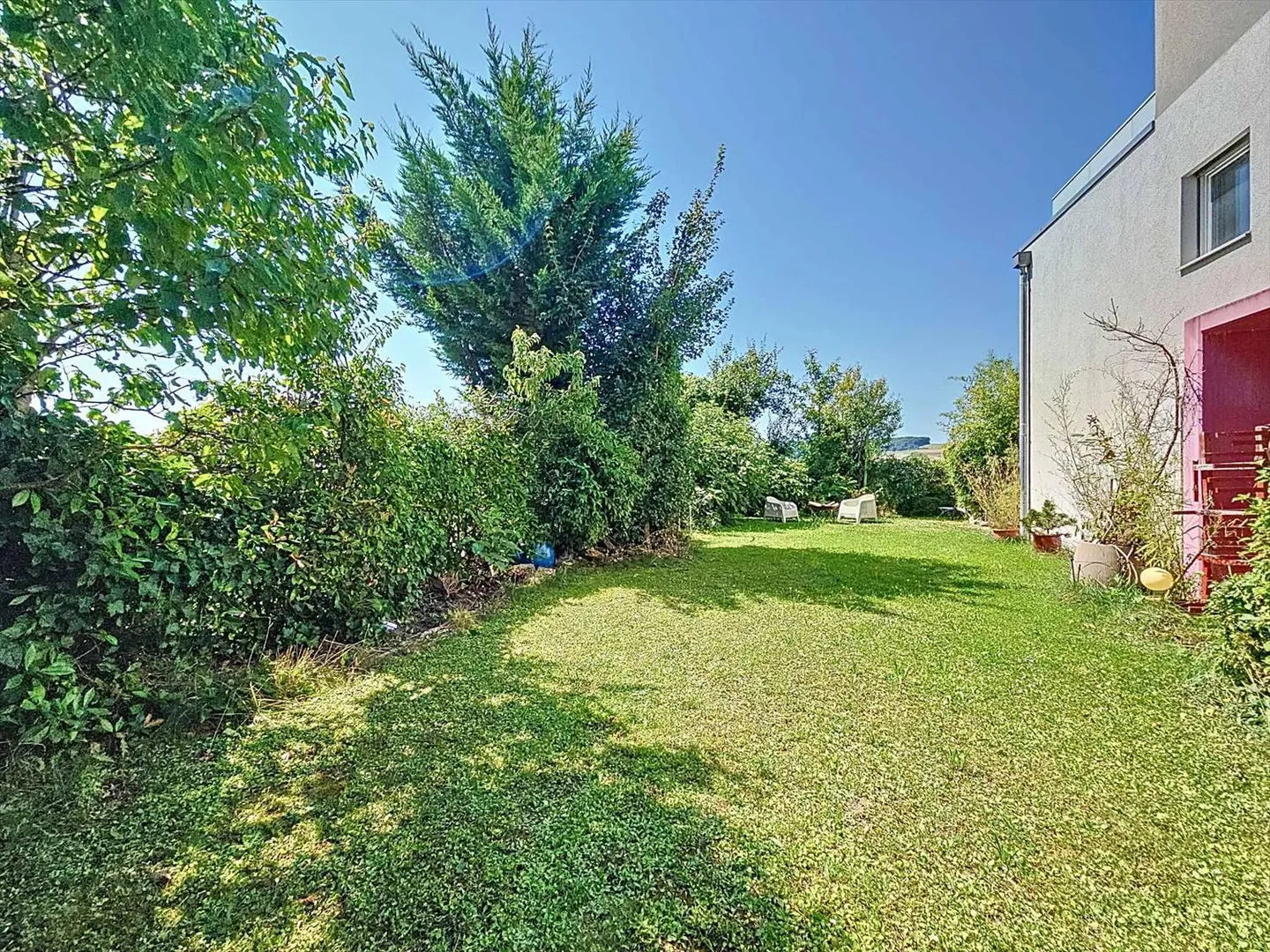 Casa a schiera spaziosa in pendenza sud con 5,5 camere - Foto 2 di 13