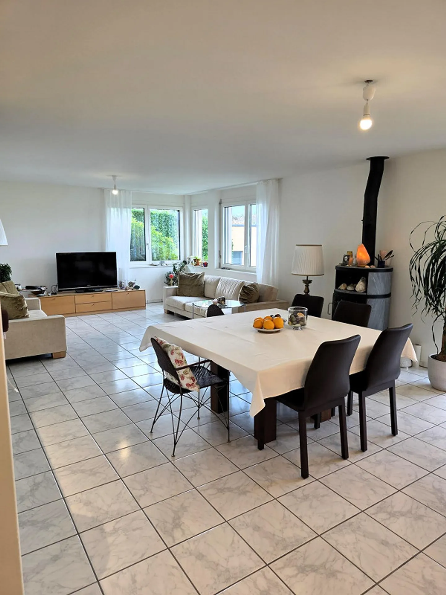 Recherche d'un nouveau locataire : charmant appartement de 3,5 pièces avec vue - Photo 4 sur 17