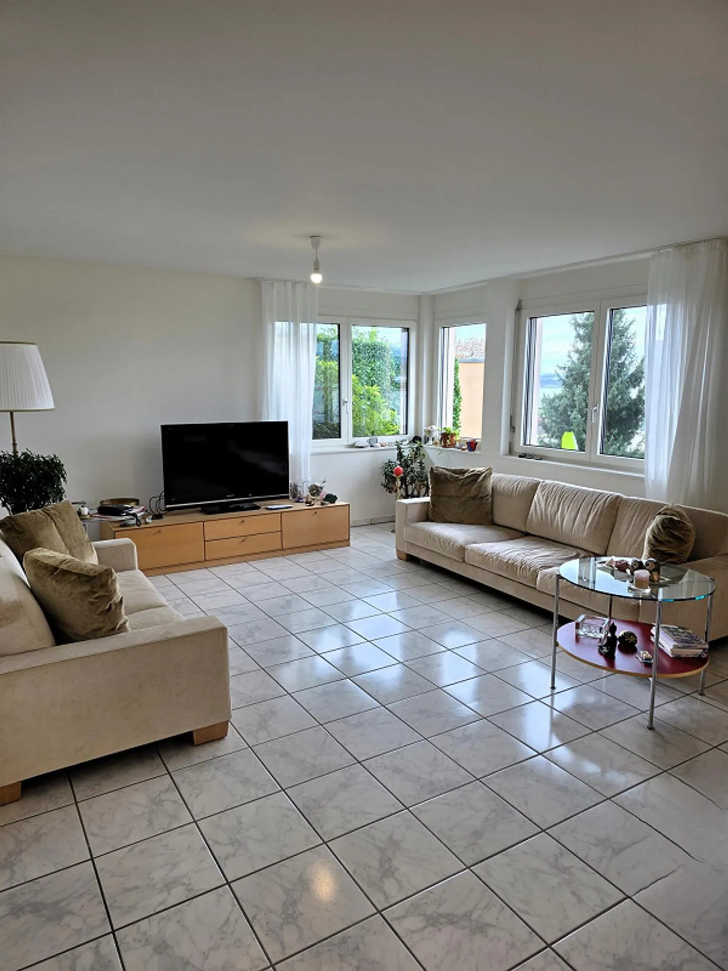 Recherche d'un nouveau locataire : charmant appartement de 3,5 pièces avec vue - Photo 1 sur 17
