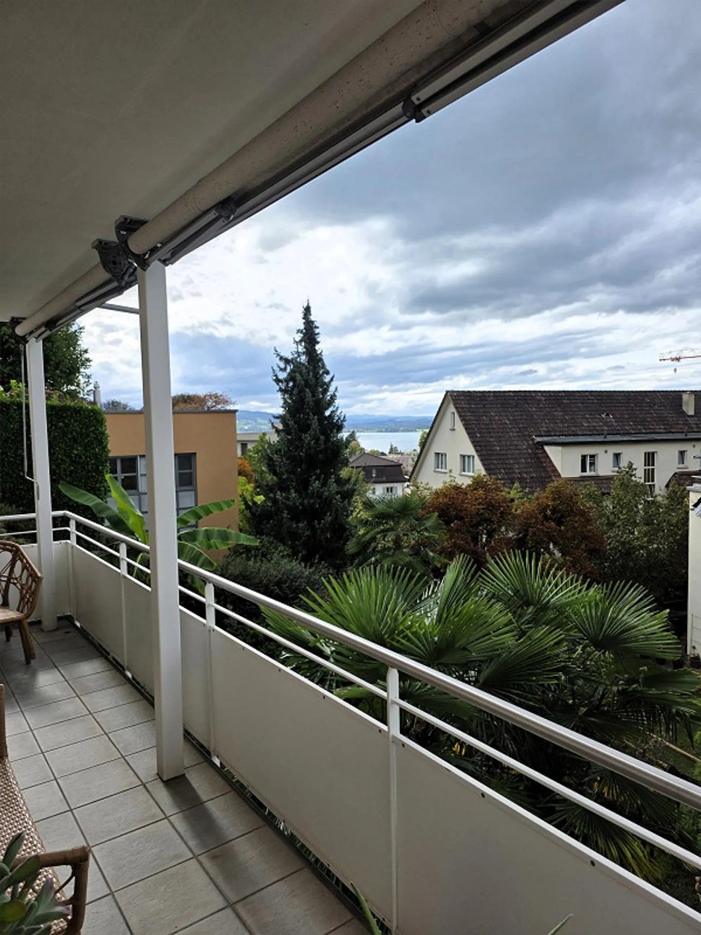 Recherche d'un nouveau locataire : charmant appartement de 3,5 pièces avec vue - Photo 2 sur 17