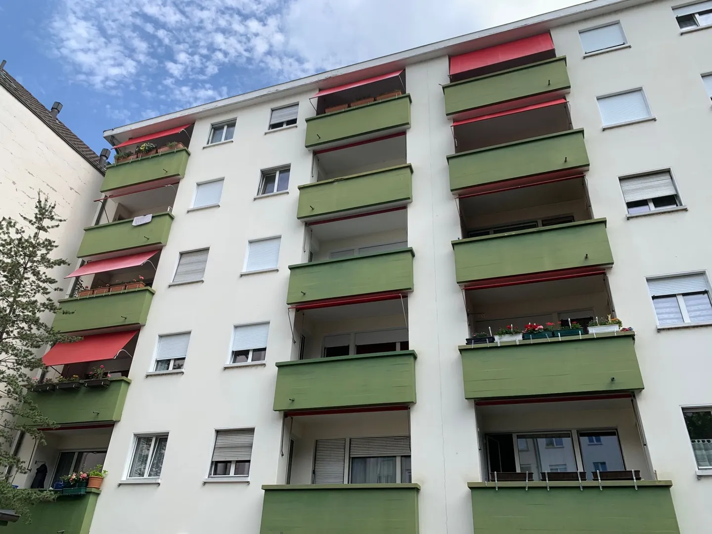 Frisch sanierte 1.5- Zimmerwohnung mit Balkon! - Foto 1 von 5