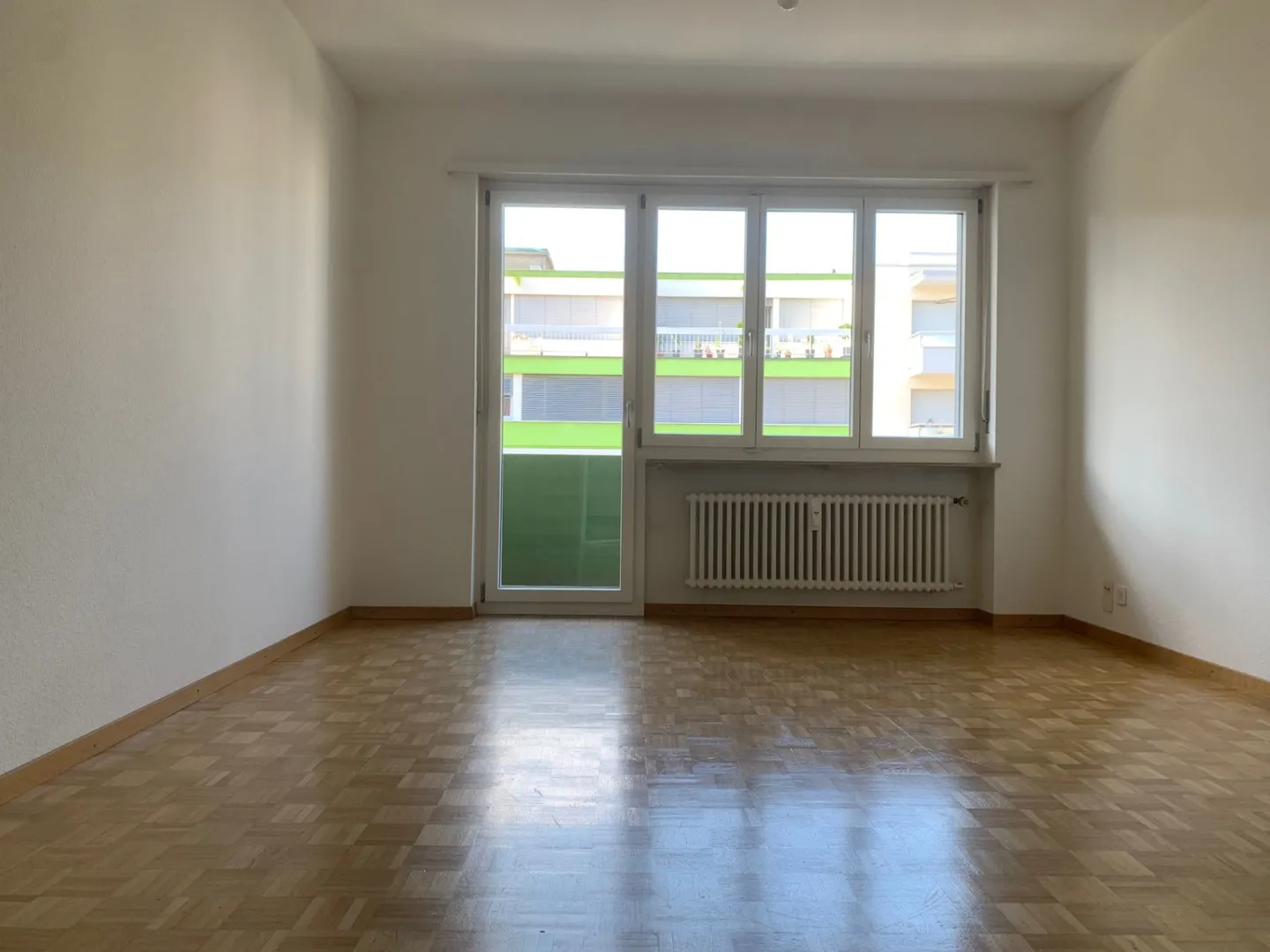 Frisch sanierte 1.5- Zimmerwohnung mit Balkon! - Foto 2 von 5