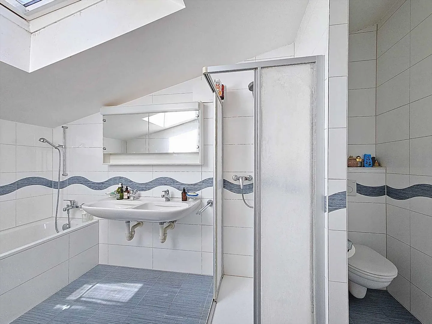 Casa a schiera spaziosa in pendenza sud con 5,5 camere - Foto 9 di 13