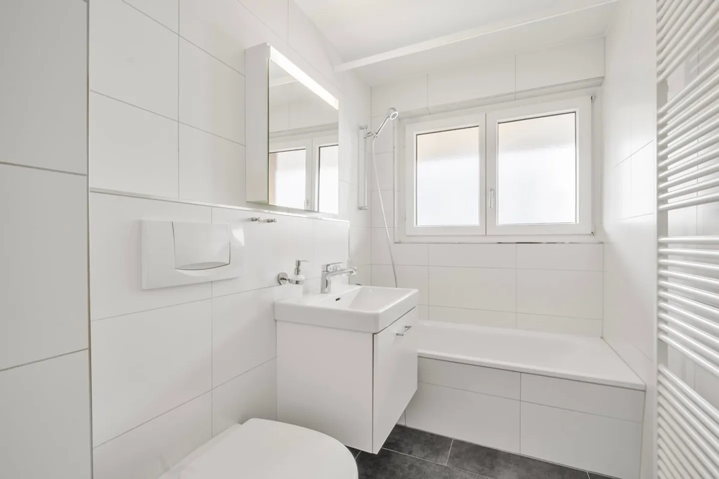 Bright 2-Room Apartment - Photo 5 of 8