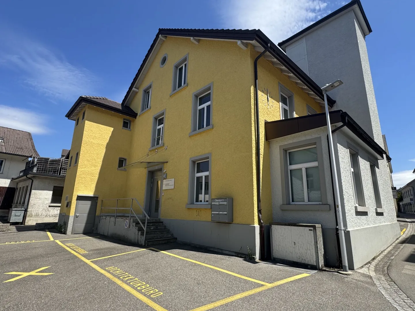 Spazi commerciali, di pratica, uffici e negozi in affitto - Foto 1 di 7