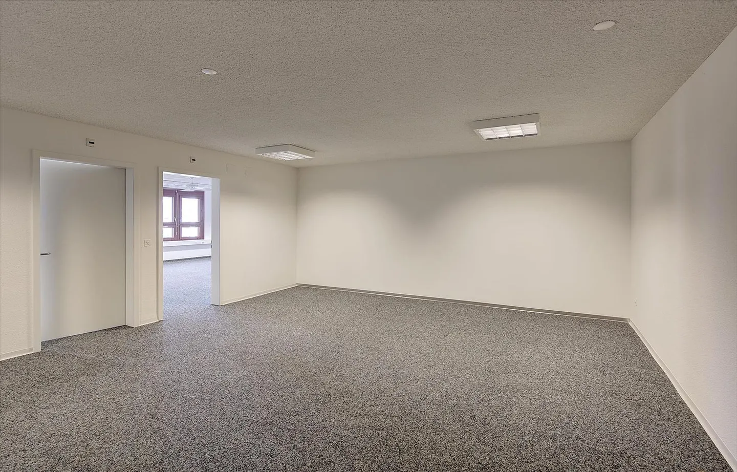 Edificio ad uso misto in affitto - Foto 1 di 8