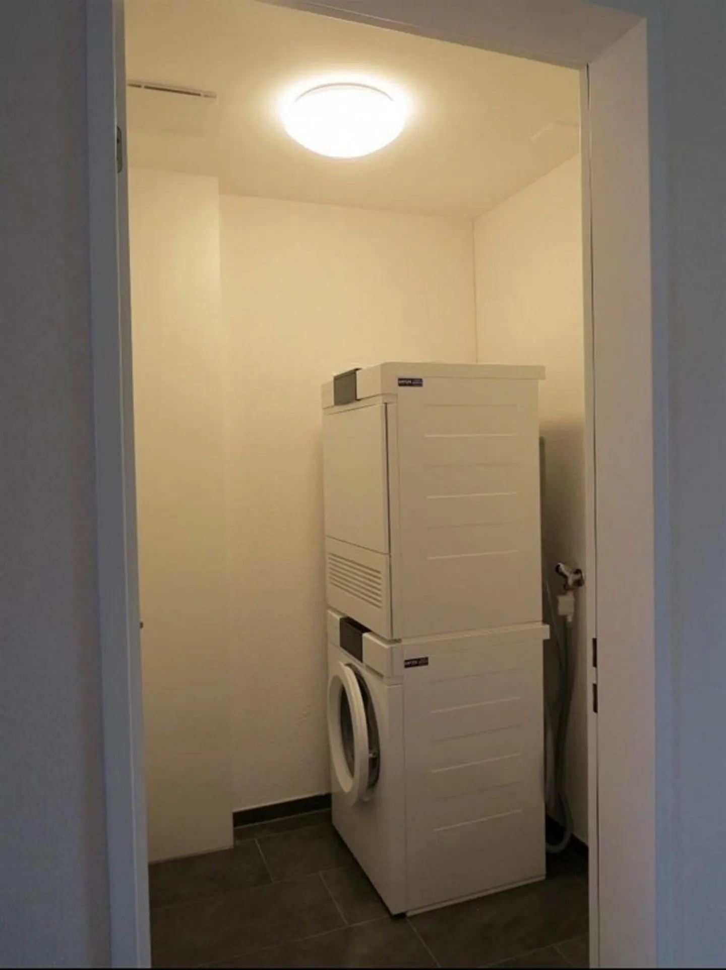 Appartement lumineux et moderne - Photo 3 sur 8