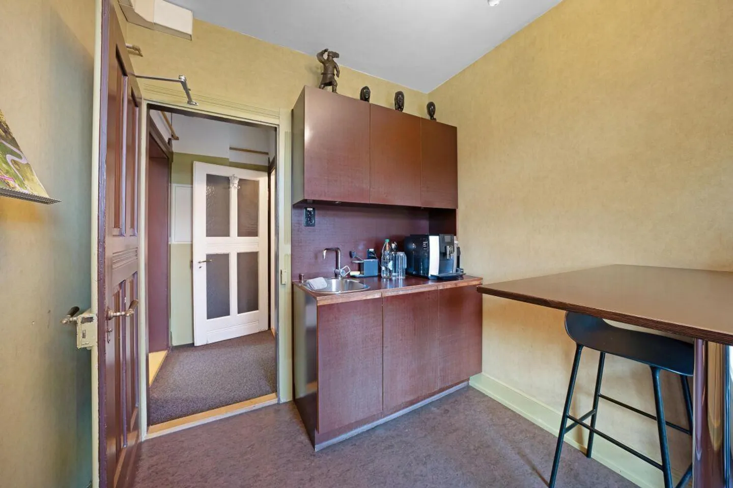 office space - Photo 5 of 6