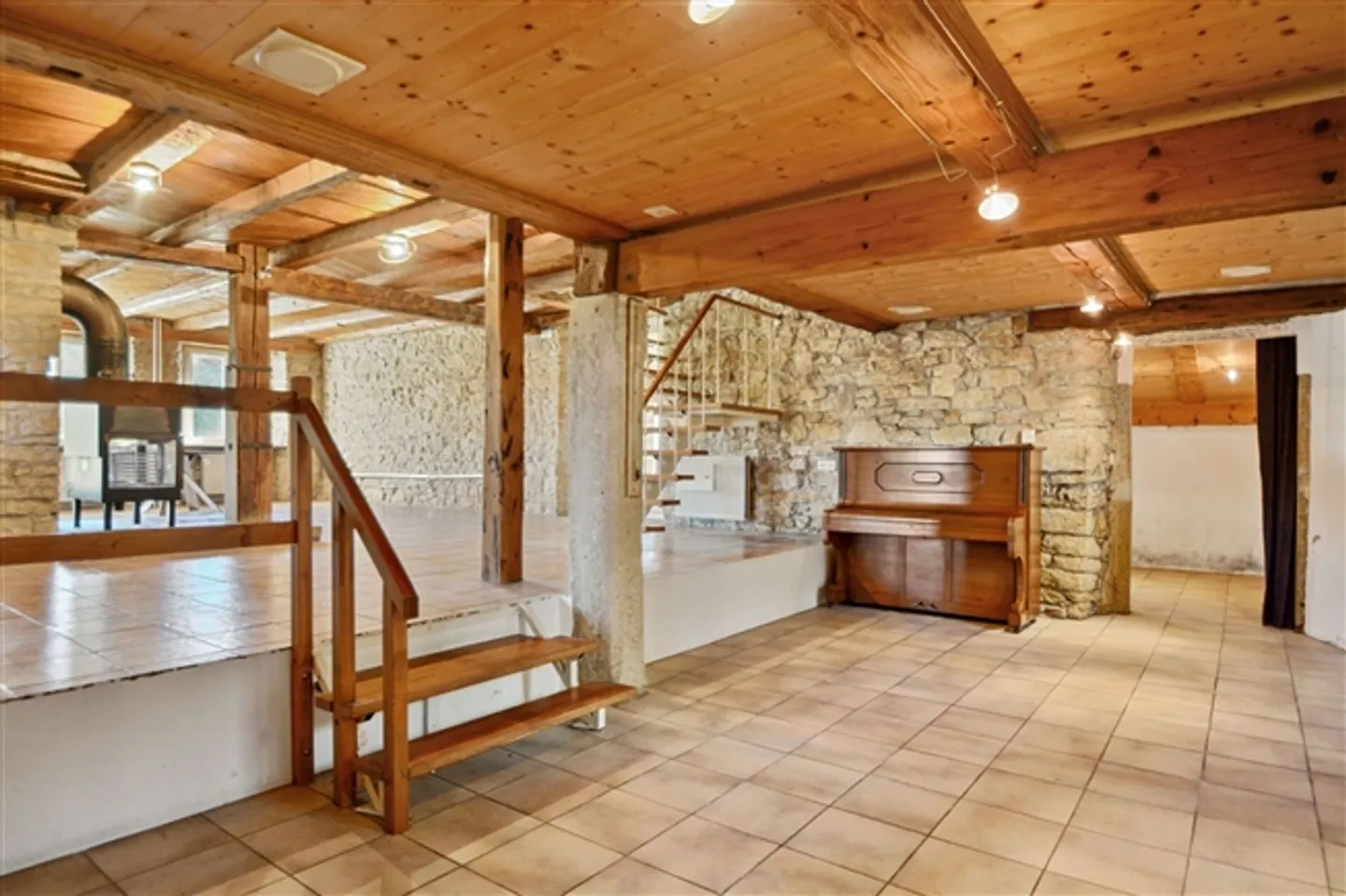 Le Noirmont, charmante ferme avec terrain à bâtir - Photo 1 sur 13