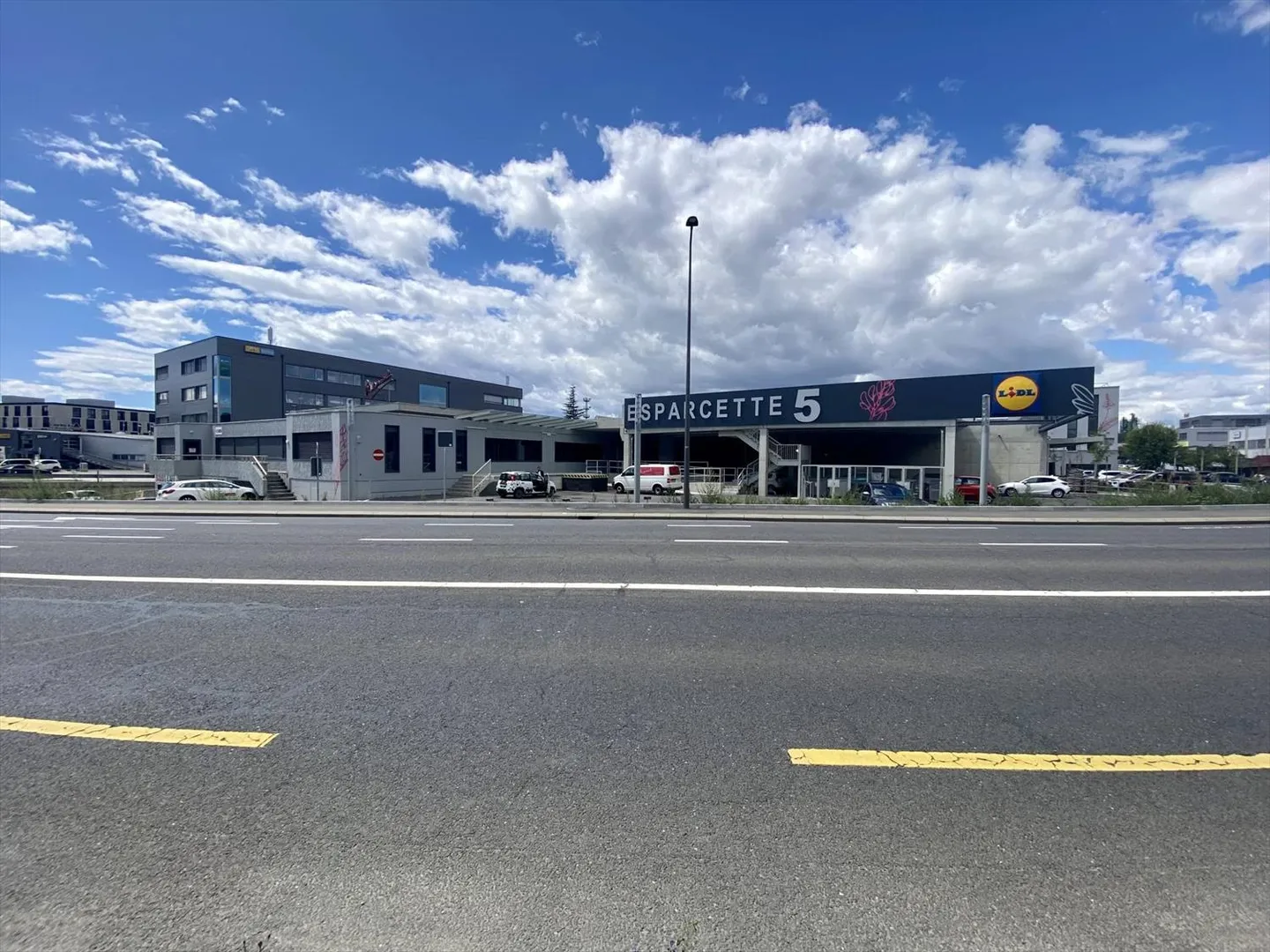 Salle de logistique de 1000 m2 à louer à Crissier - Photo 2 sur 6