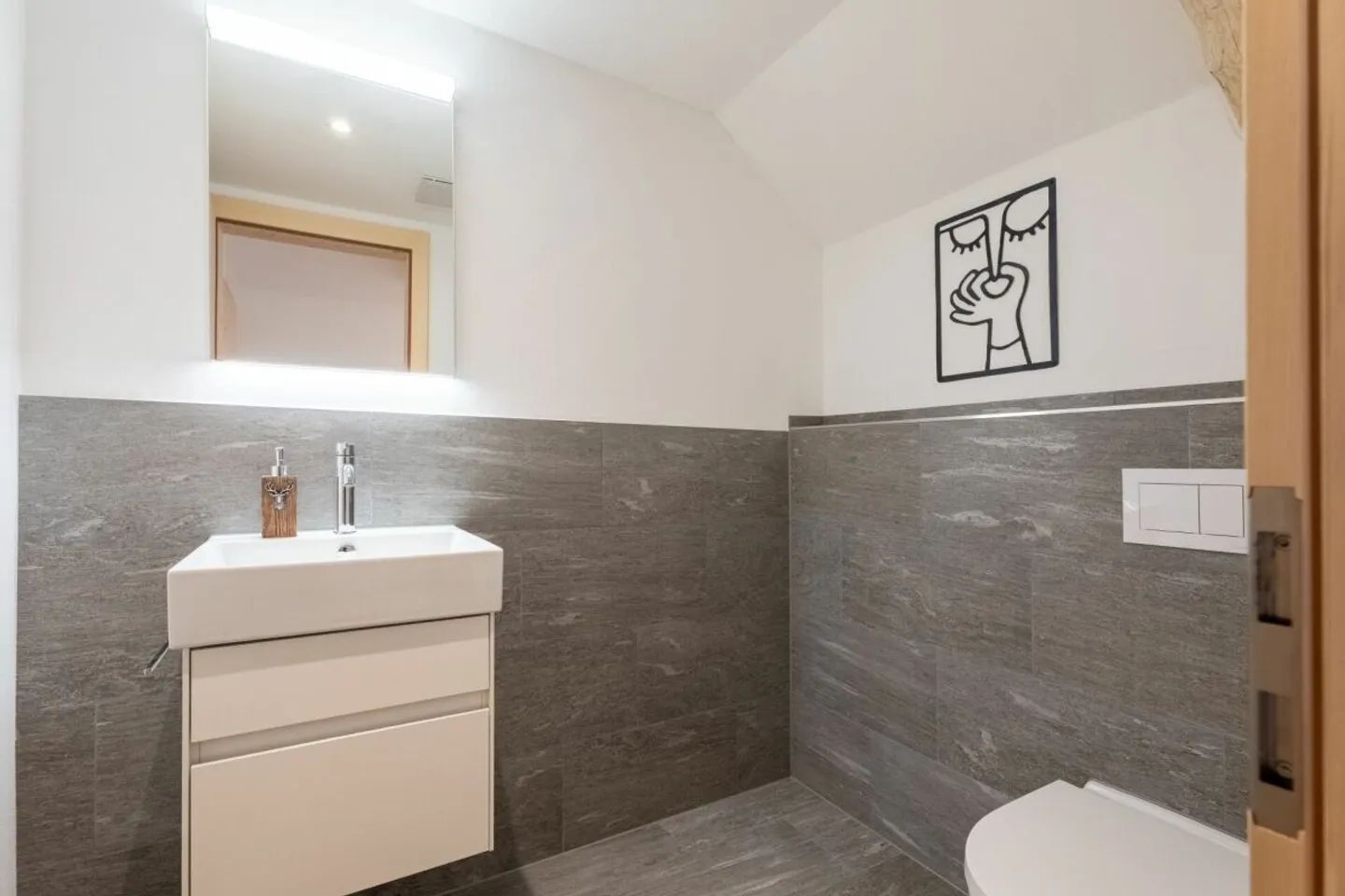 Vivre avec une vue. Appartement de 4,5 pièces fraîchement rénové près d'Arosa - Photo 7 sur 17