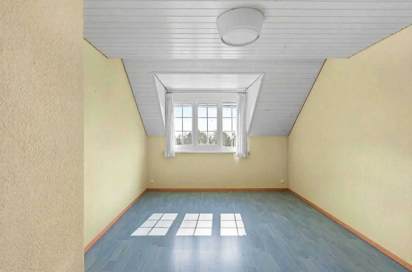 EXKLUSIVITÄT - Magnifikan Einfamilienhaus im Waadtländer Stil - Foto 10 von 13