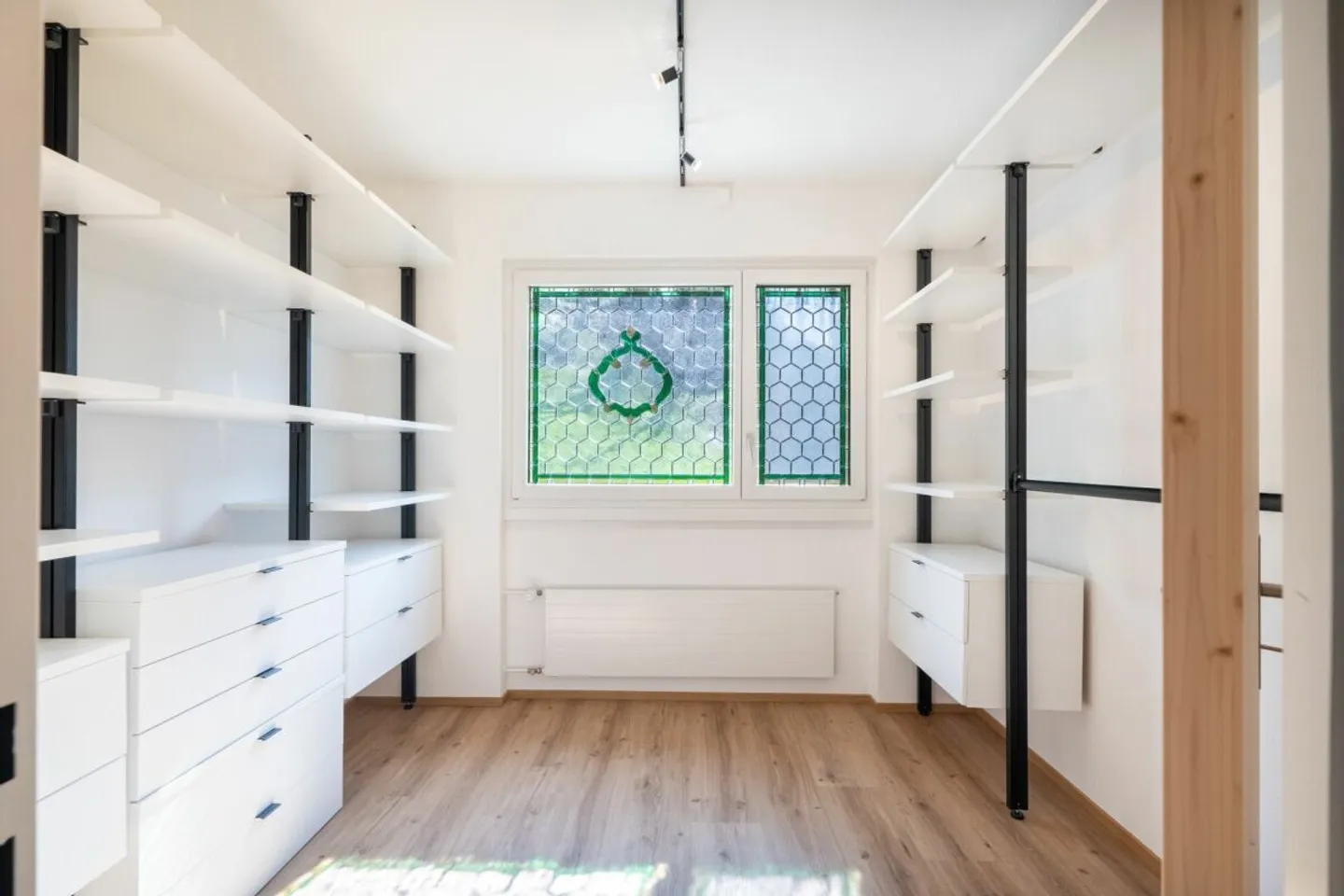 Vivre avec une vue. Appartement de 4,5 pièces fraîchement rénové près d'Arosa - Photo 10 sur 17
