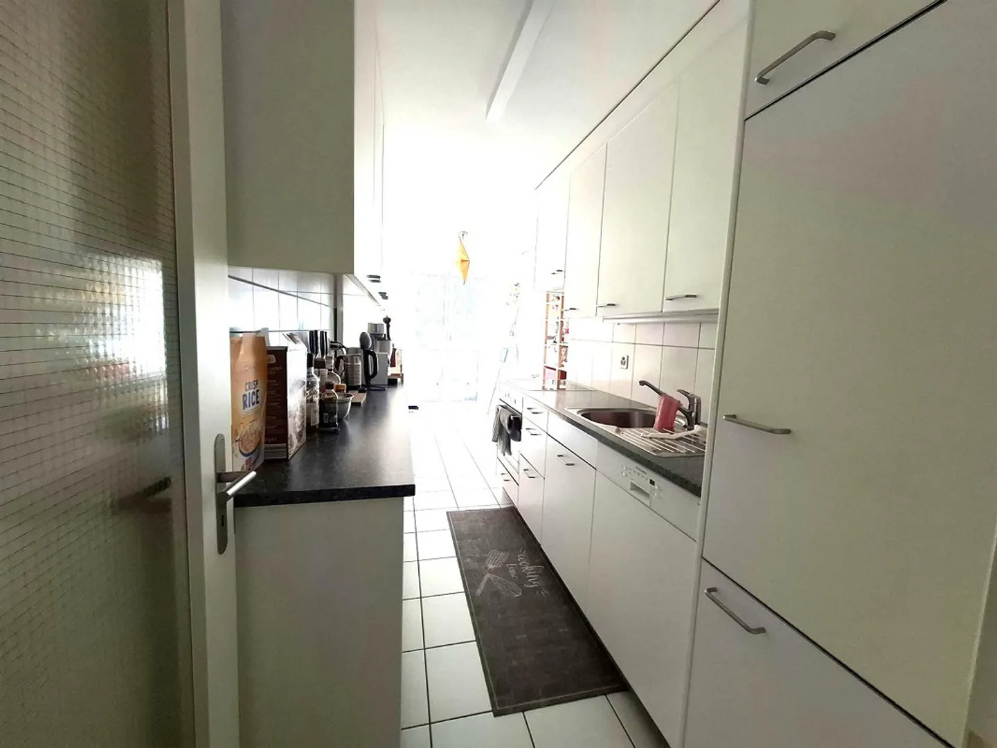 Bright 5.5 room apartment in a family-friendly residential area - Photo 4 of 6